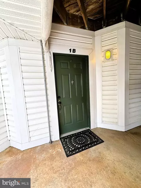 2014 Windsong Dr #1B, Hagerstown, MD 21740