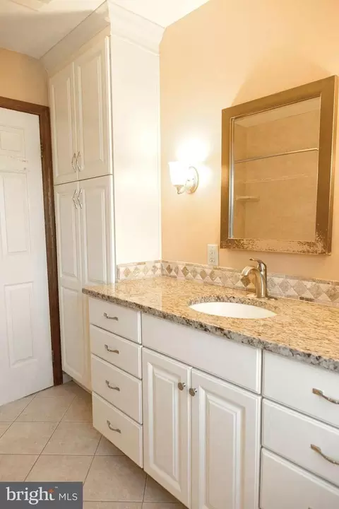 Bath - 9100 Mapleville Rd, Boonsboro, MD 21713 photo 4 of 5