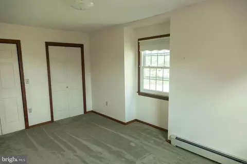 Bedroom - 9100 Mapleville Rd, Boonsboro, MD 21713 photo 3 of 5