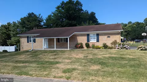10718 Clinton Ave, Hagerstown, MD 21740