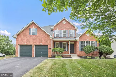 9604 Morning Walk Dr, Hagerstown, MD 21740