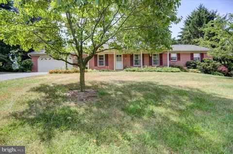 19605 Granada Ct, Hagerstown, MD 21742