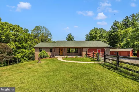 1054 Harpers Ferry Rd, Knoxville, MD 21758