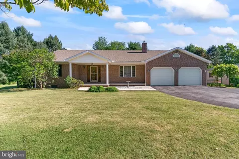 18904 Longmeadow Rd, Hagerstown, MD 21742