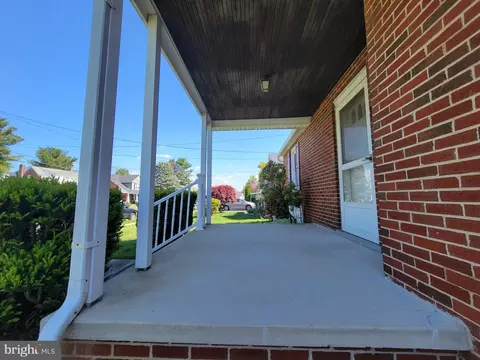 Exterior - 324 Devonshire Rd, Hagerstown, MD 21740 photo 6 of 9