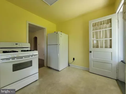 Entry Way - 324 Devonshire Rd, Hagerstown, MD 21740 photo 1 of 1