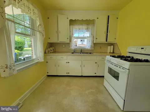 Kitchen - 324 Devonshire Rd, Hagerstown, MD 21740 photo 1 of 2