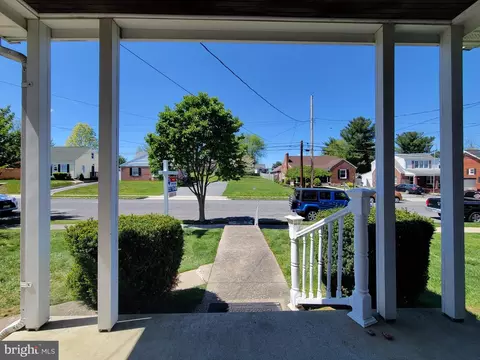 Exterior - 324 Devonshire Rd, Hagerstown, MD 21740 photo 2 of 9