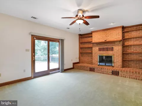 Living - 13558 Barnhart Rd, Clear Spring, MD 21722 photo 2 of 5
