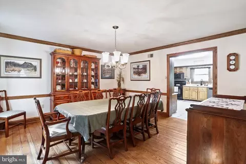 Dining - 13558 Barnhart Rd, Clear Spring, MD 21722 photo 4 of 5