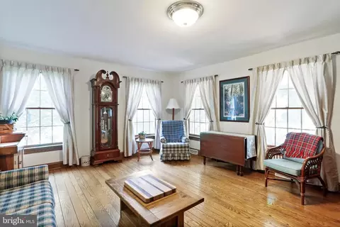 Living - 13558 Barnhart Rd, Clear Spring, MD 21722 photo 5 of 5