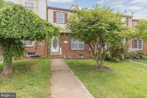17938 Hickory Ln, Hagerstown, MD 21740