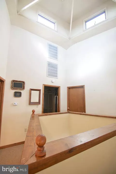 Entry Way - 12323 Itnyre Rd, Smithsburg, MD 21783 photo 9 of 14