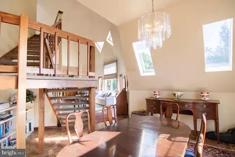 Dining - 12323 Itnyre Rd, Smithsburg, MD 21783 photo 2 of 5
