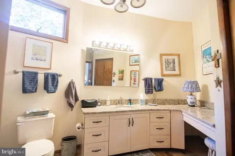 Bath - 12323 Itnyre Rd, Smithsburg, MD 21783 photo 1 of 4