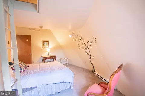Bedroom - 12323 Itnyre Rd, Smithsburg, MD 21783 photo 11 of 11
