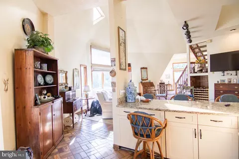 Entry Way - 12323 Itnyre Rd, Smithsburg, MD 21783 photo 1 of 14