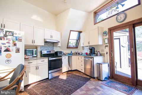 Kitchen - 12323 Itnyre Rd, Smithsburg, MD 21783 photo 1 of 1