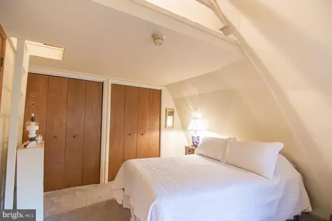 Bedroom - 12323 Itnyre Rd, Smithsburg, MD 21783 photo 3 of 11