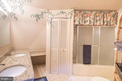 Bath - 12323 Itnyre Rd, Smithsburg, MD 21783 photo 3 of 4