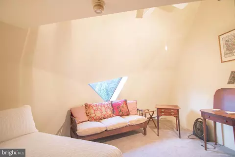Bedroom - 12323 Itnyre Rd, Smithsburg, MD 21783 photo 4 of 11