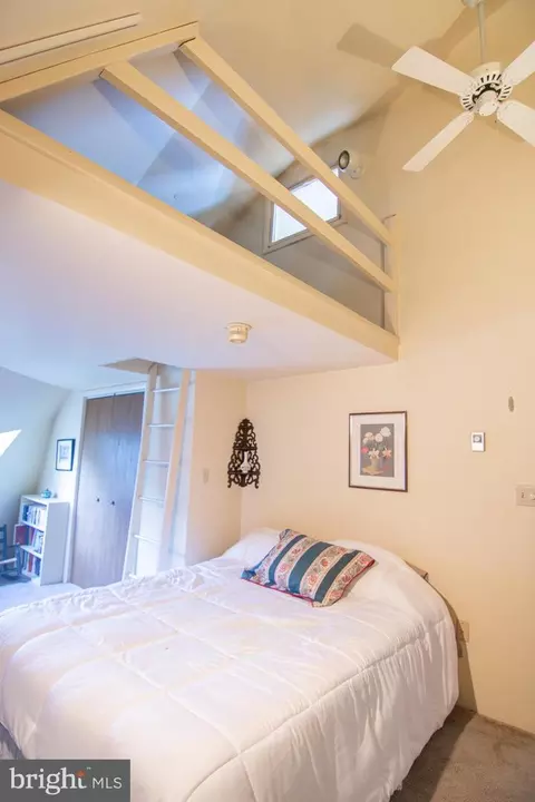 Bedroom - 12323 Itnyre Rd, Smithsburg, MD 21783 photo 10 of 11