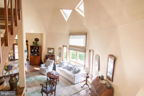 Entry Way - 12323 Itnyre Rd, Smithsburg, MD 21783 photo 6 of 14