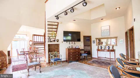 Entry Way - 12323 Itnyre Rd, Smithsburg, MD 21783 photo 3 of 14