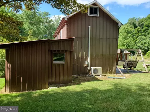 11416 Hanging Rock Rd, Clear Spring, MD 21722 photo 2