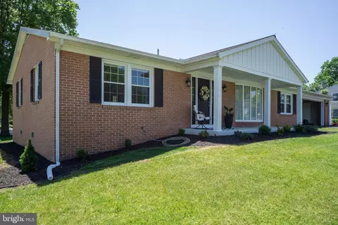 17535 Green Meadow Ln, Hagerstown, MD 21740