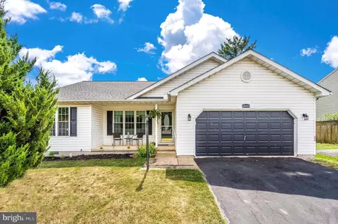 10213 Bear Creek Dr, Hagerstown, MD 21740