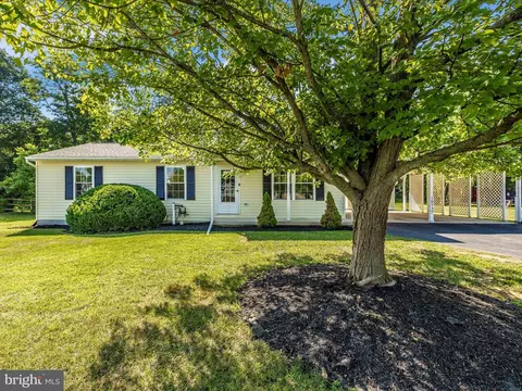 10537 Greenwich Dr, Williamsport, MD 21795