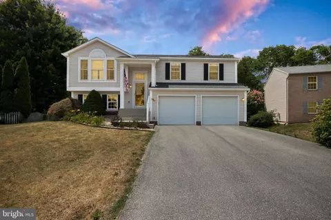 13012 Primrose Ln, Hagerstown, MD 21742