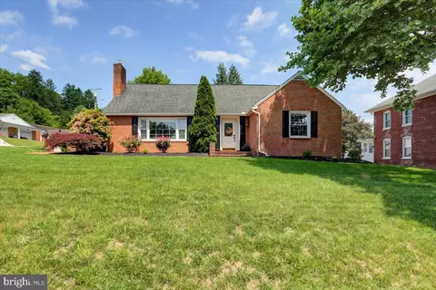 246 Main St W, Hancock, MD 21750