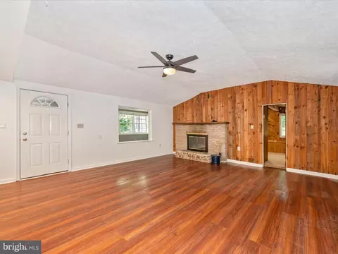 Living - 10768 Dam 5 Rd, Clear Spring, MD 21722 photo 4 of 10