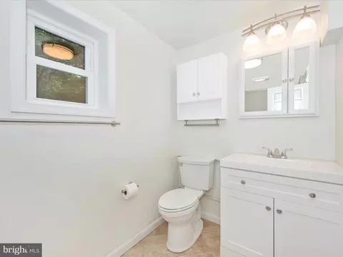 Bath - 10768 Dam 5 Rd, Clear Spring, MD 21722 photo 1 of 2
