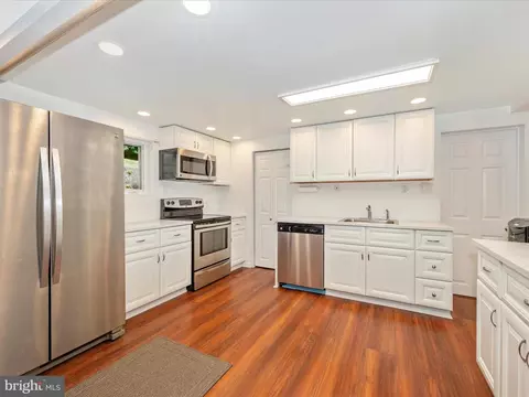 Kitchen - 10768 Dam 5 Rd, Clear Spring, MD 21722 photo 2 of 4