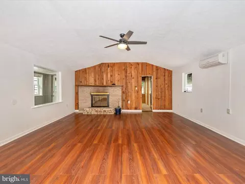 Living - 10768 Dam 5 Rd, Clear Spring, MD 21722 photo 5 of 10