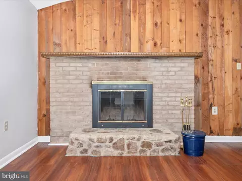 Living - 10768 Dam 5 Rd, Clear Spring, MD 21722 photo 7 of 10