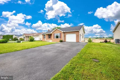 18808 Diller Dr, Hagerstown, MD 21742