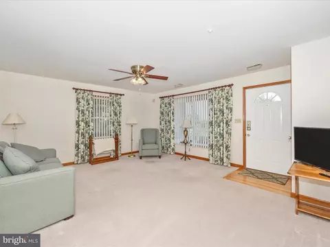 13 Orndorff Dr, Smithsburg, MD 21783 photo 4
