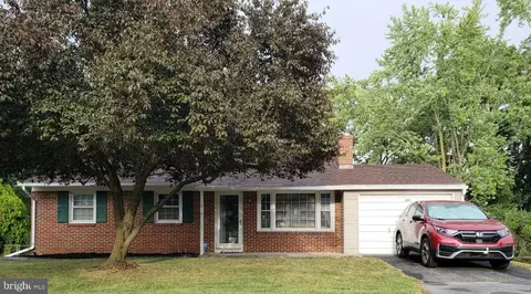109 Eastview Dr, Hagerstown, MD 21742