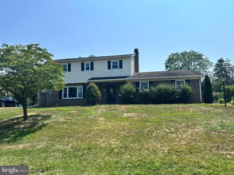 11807 Sycamore Dr, Hagerstown, MD 21742