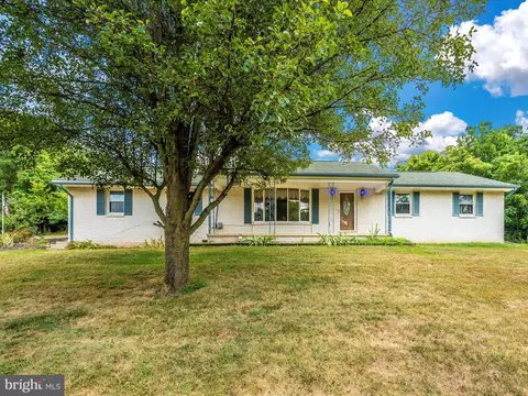 208 E Antietam St, Sharpsburg, MD 21782
