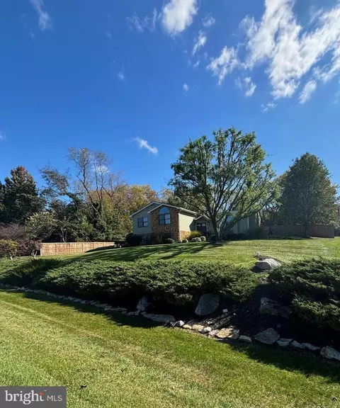 11121 Parkwood Dr, Hagerstown, MD 21742