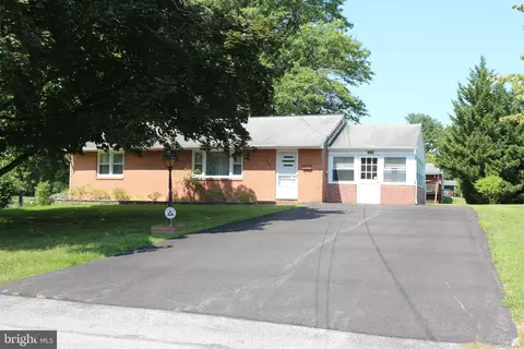 10804 Roessner Ave, Hagerstown, MD 21740
