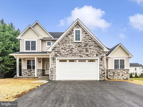 19127 Red Maple Dr, Hagerstown, MD 21742