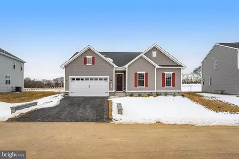 10042 Wilkes Dr, Williamsport, MD 21795