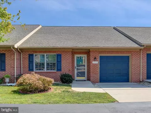 303 Sunbrook Ln #90, Hagerstown, MD 21742
