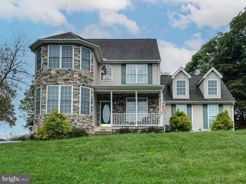 1 Rockingham Dr, Keedysville, MD 21756